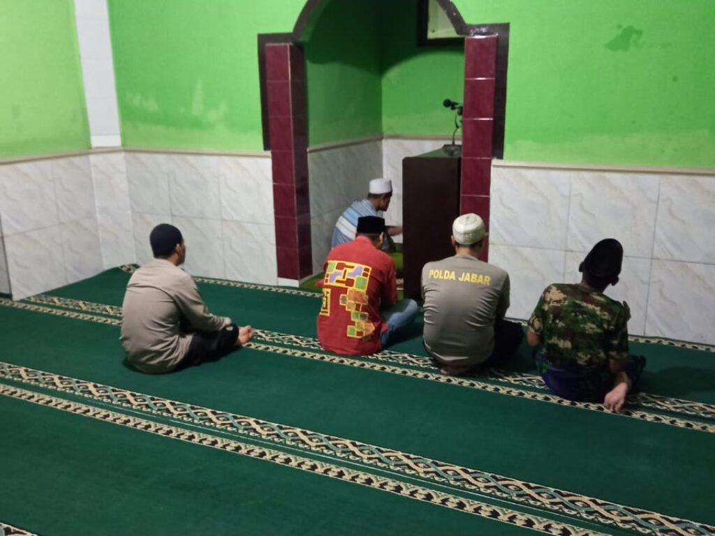 Safari Subuh Polsek Karangpawitan di Mesjid Al-Barokah