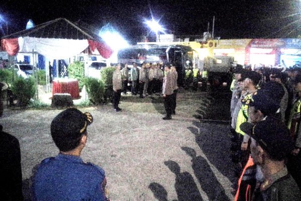 Kapolres Garut Pimpin Apel Siaga Operasi Lilin Lodaya 2023 di Pos Pam GTC Limbangan