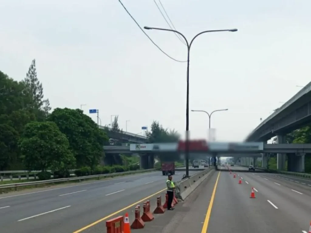 Arus Lalu lintas di Tol Jakarta – Cikampek Lancar, Penerapan Contraflow Dihentikan