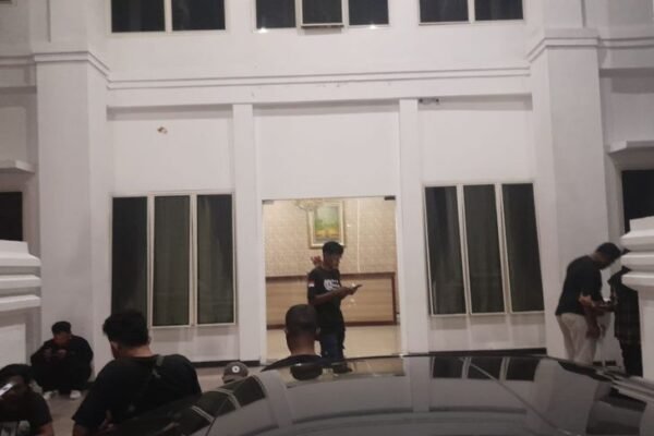 Terkait OTT, KPK Geledah Kediaman Gubernur Maluku Utara