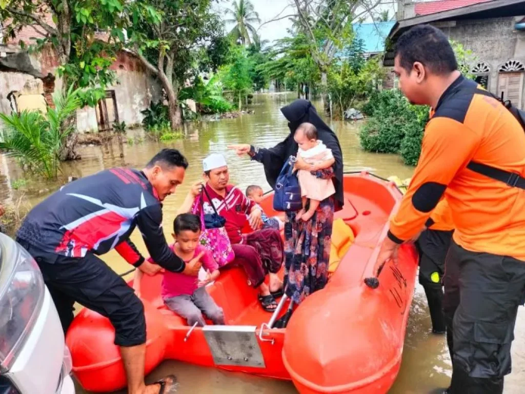 Banjir Meluas di Aceh Utara, Ribuan Jiwa Mengungsi dan aktivitas Ekonomi Terputus