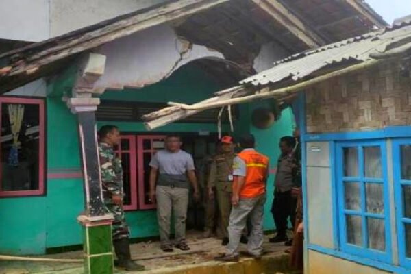 Gempa Bumi 4 Skala Richter Guncang Bogor, 14 Rumah Rusak Parah