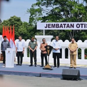 Presiden Joko Widodo meresmikan Jembatan Otto Iskandar Dinata (Otista), Kota Bogor, Provinsi Jawa Barat, pada Selasa, 19 Desember 2023.