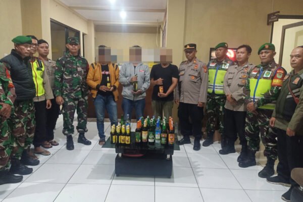 Polsek Karangpawitan Gerebeg Pengedar Minuman Keras