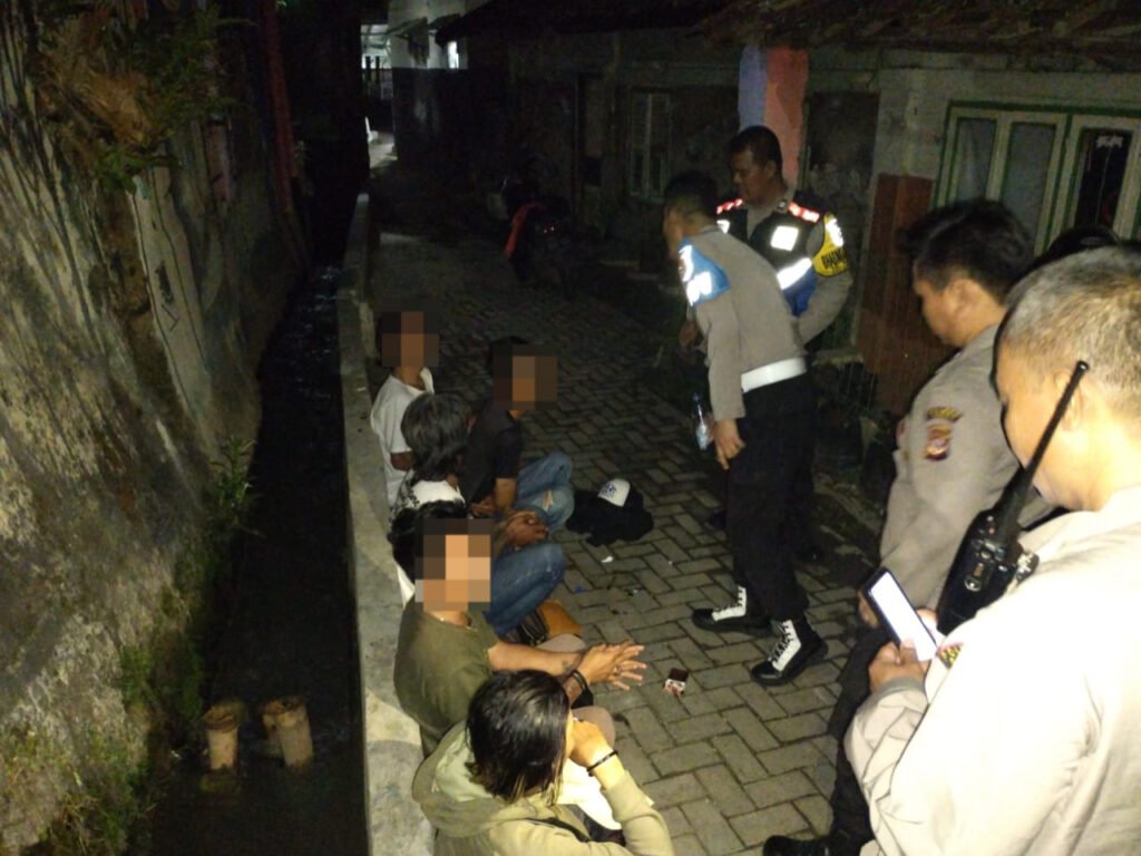 Polsek Garut Lakukan Pembinaan Kepada Kelompok Pemuda Yang Mabuk Di Tempat Umum