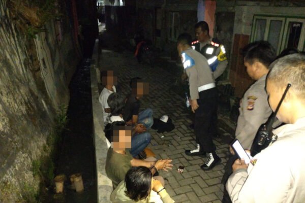 Polsek Garut Lakukan Pembinaan Kepada Kelompok Pemuda Yang Mabuk Di Tempat Umum