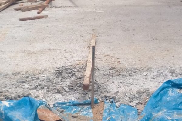 Diduga Asal-asalan, Pengerjaan Proyek Rabat Beton Tidak Sesuai RAB Dikeluhkan Warga
