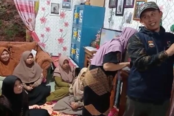 Dukung Dan Arahkan KPM Pilih Caleg Dukungannya, Oknum Staf Desa di KBB Dipecat??