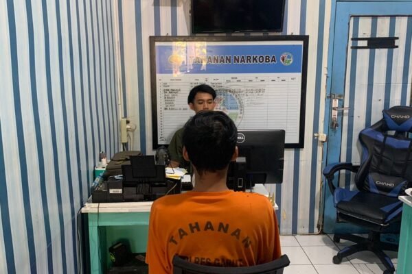 Pengedar Obat-obatan Keras Terbatas di Limbangan Diamankan Sat Narkoba Polres Garut
