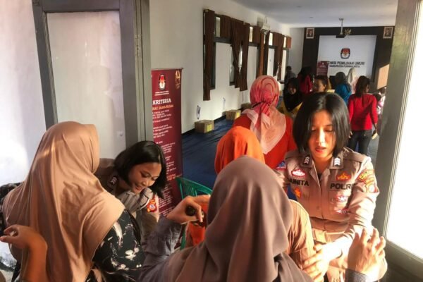 Polres Purwakarta Amankan Penyortiran Dan Pelipatan Kertas Suara Pemilu 2024