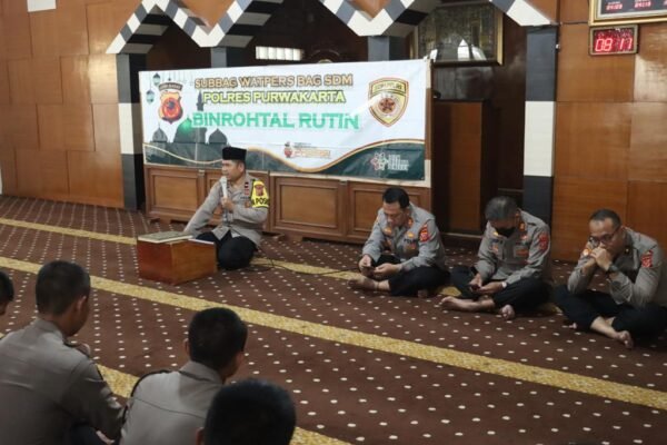 Polres Purwakarta Gelar Binrohtal di Mesjid Asy Syifa