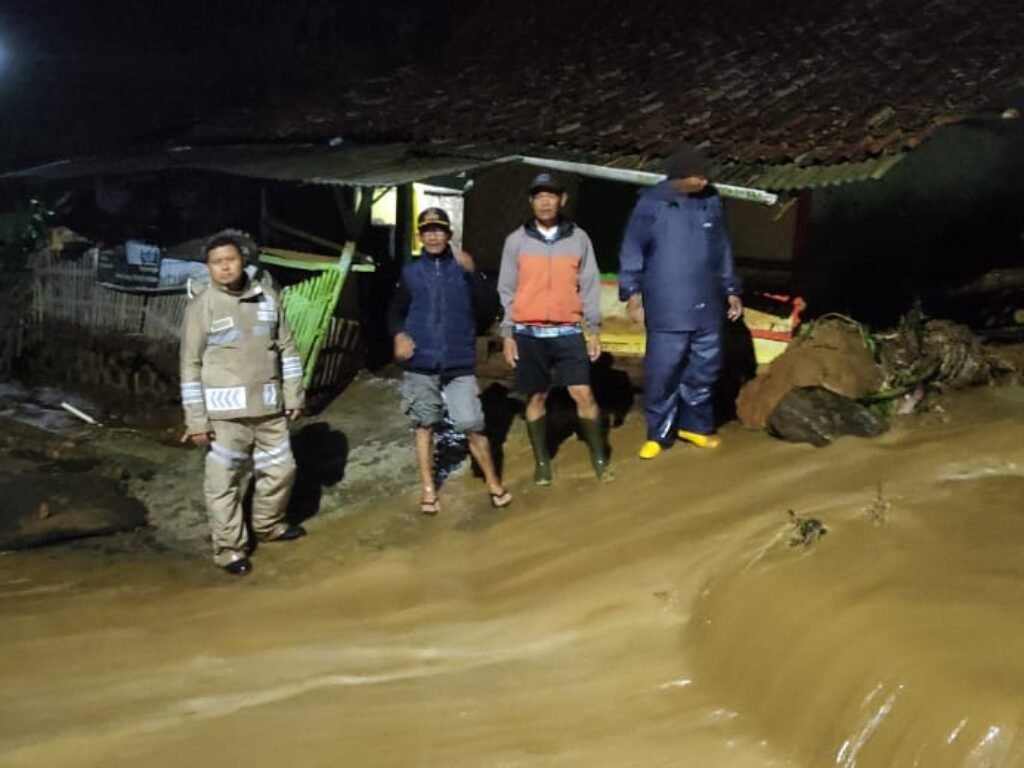 Polsek Cilawu Gelar Patroli Mitigasi Bencana Alam Tanah Longsor