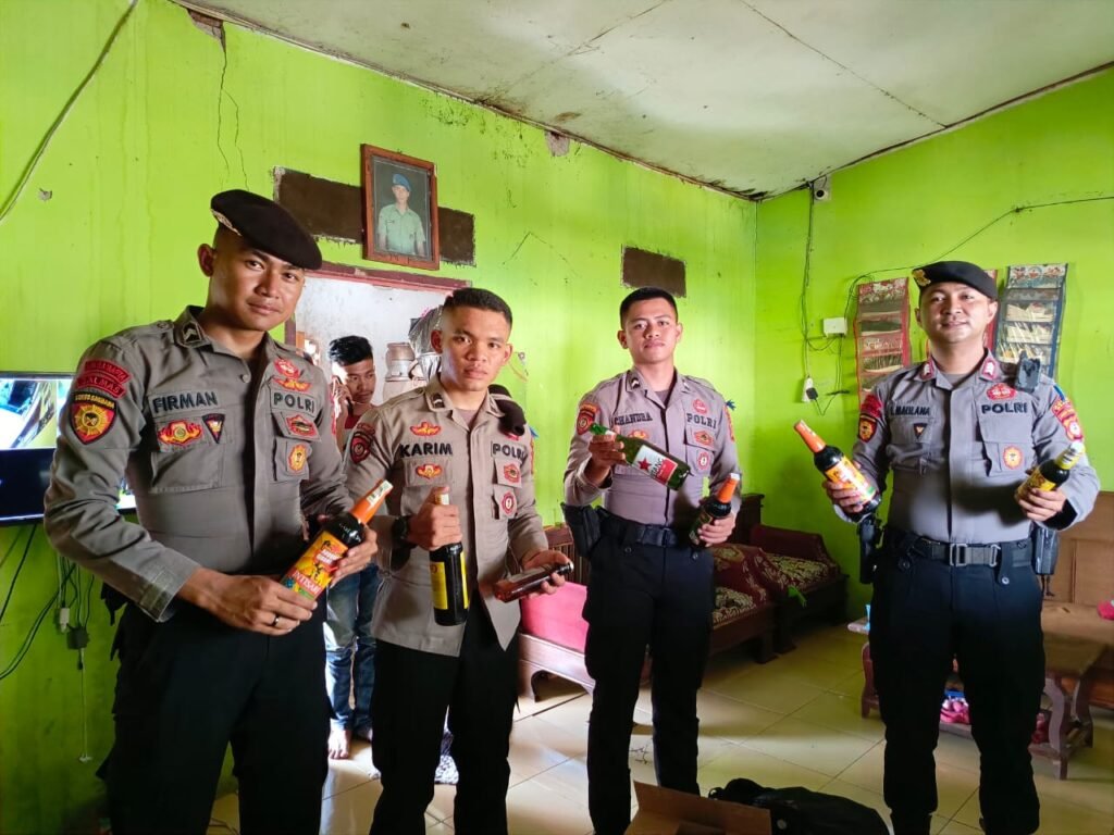 Ratusan Botol Miras di Amankan Sat Samapta Polres Garut