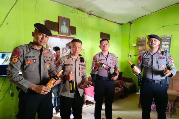 Ratusan Botol Miras di Amankan Sat Samapta Polres Garut