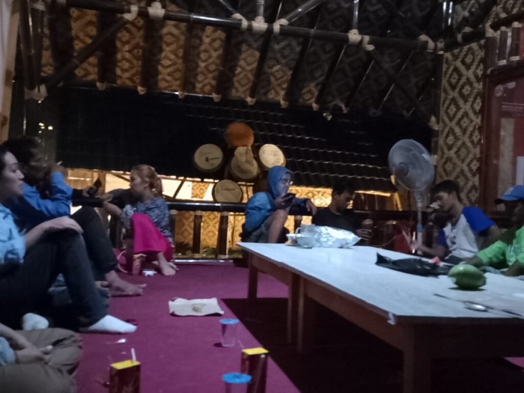 Diana Limbong Caleg DPRD Purwakarta Bersama Warga Sukatani