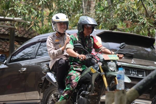 Kapolres Garut Safari Kamtibmas Ke Wilayah Garut Selatan Dengan Sepada Motor