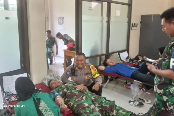 Sinergitas TNI Polri, Polsek Cikelet Ikuti Giat Donor Darah
