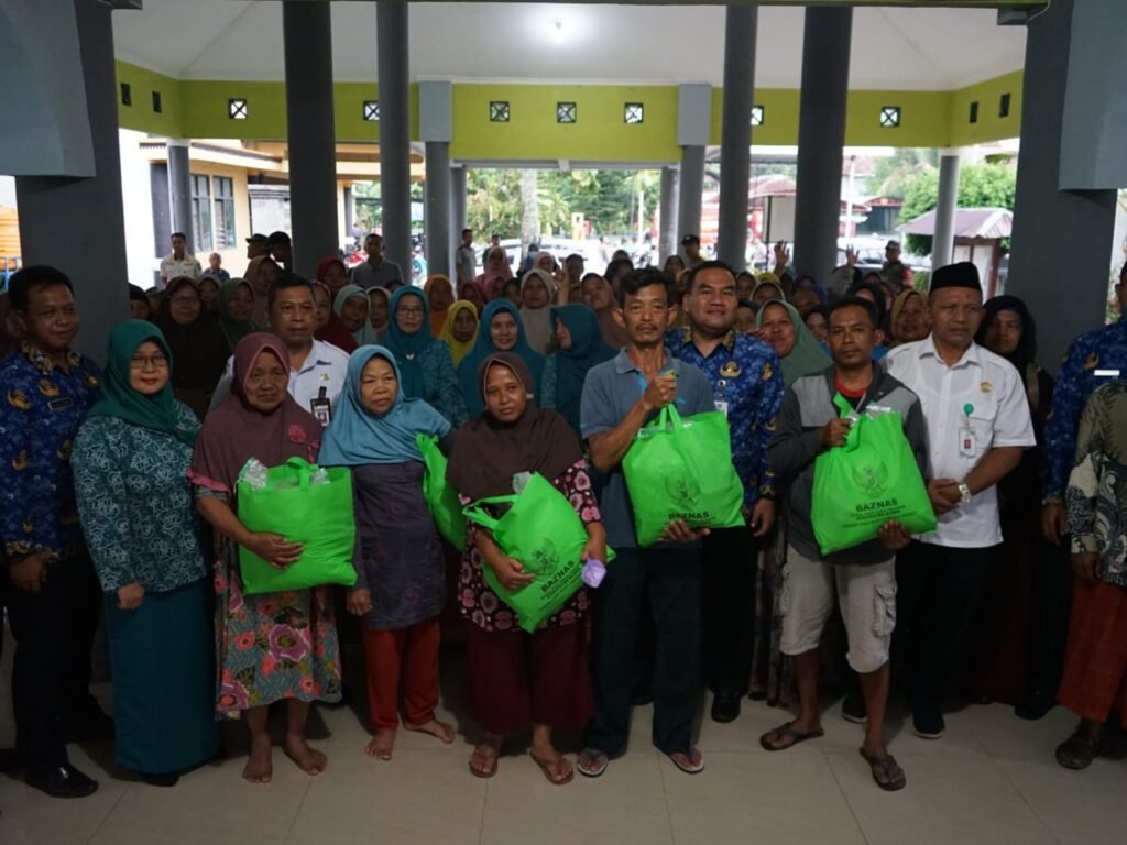 Bupati Blora Serahkan Bantuan Sembako Untuk Korban Kebakaran Pasar Ngawen