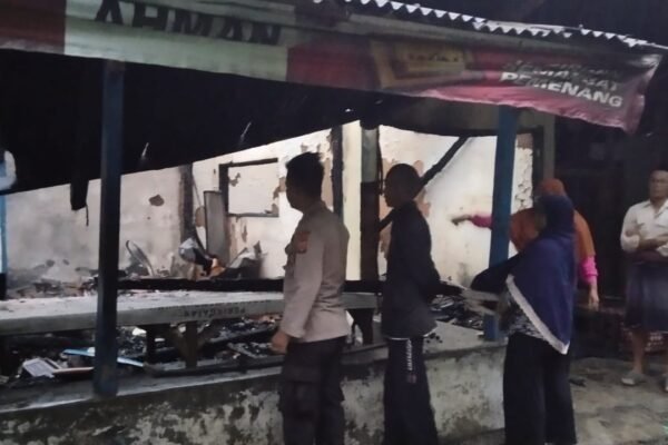 Sijago Merah Hanguskan Satu Rumah Milik Warga Di Desa Sukanagara