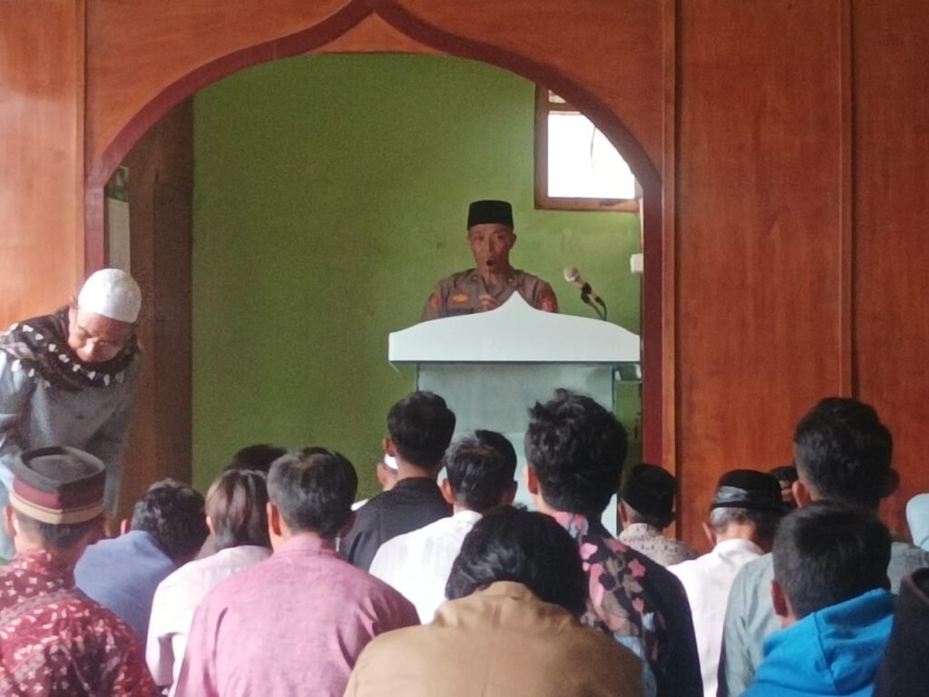 Tampung Aspirasi, Polsek Tarogong Kidul Gelar Jum’at Curhat
