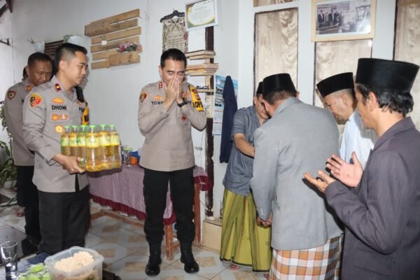Pererat Silaturahmi, Kapolres Garut Kunjungi Pondok Pesantren Al Hikmah Mubarokah