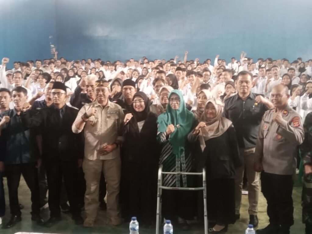 Jelang Pemilu 2024, Panwascam Cipatat Lantik 372 Pengawas TPS