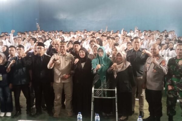Jelang Pemilu 2024, Panwascam Cipatat Lantik 372 Pengawas TPS
