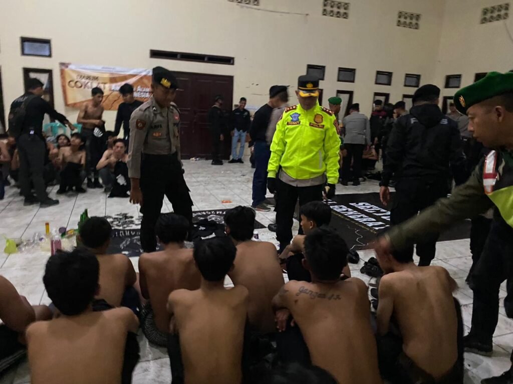Kapolres Garut Pimpin KRYD, Amankan Geng Motor, Miras, Knalpot Brong dan Remaja Pesta Miras