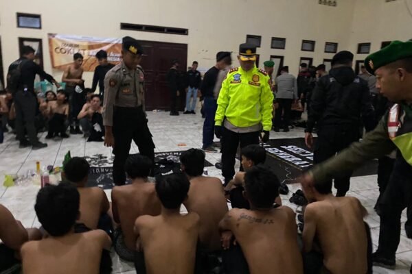 Kapolres Garut Pimpin KRYD, Amankan Geng Motor, Miras, Knalpot Brong dan Remaja Pesta Miras