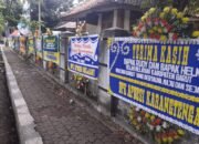 Penuh Haru, Ratusan Karangan Bunga Sambut Perpisahan Bupati dan Wakil Bupati Garut
