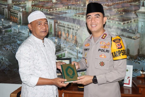 Kunjungan Kapolres Garut ke Pondok Pesantren Suci 2 Karangpawitan Disambut Hangat