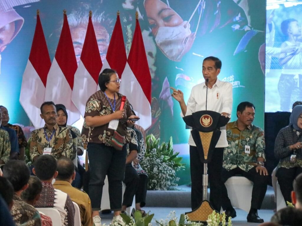 Masyarakat Blora Bercerita Soal KIS di Hadapan Presiden Jokowi