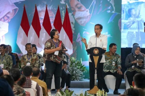 Masyarakat Blora Bercerita Soal KIS di Hadapan Presiden Jokowi