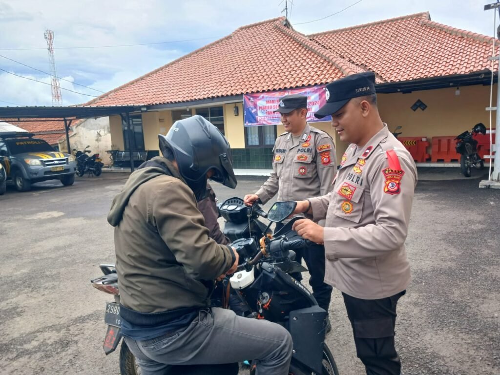 Polsek Pasirwangi Polres Garut Tindak Pengguna Knalpot Brong