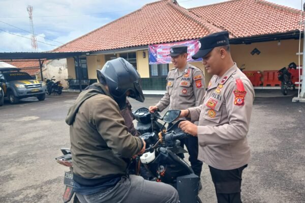 Polsek Pasirwangi Polres Garut Tindak Pengguna Knalpot Brong