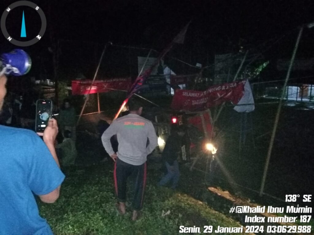 Hindari Kucing, Sebuah Mobil Pickup Masuk Lapang Voli Di Desa Sancang, Satu Orang Meninggal
