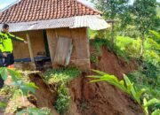Tanah Longsor Ancam Rumah Warga di Banjarwangi