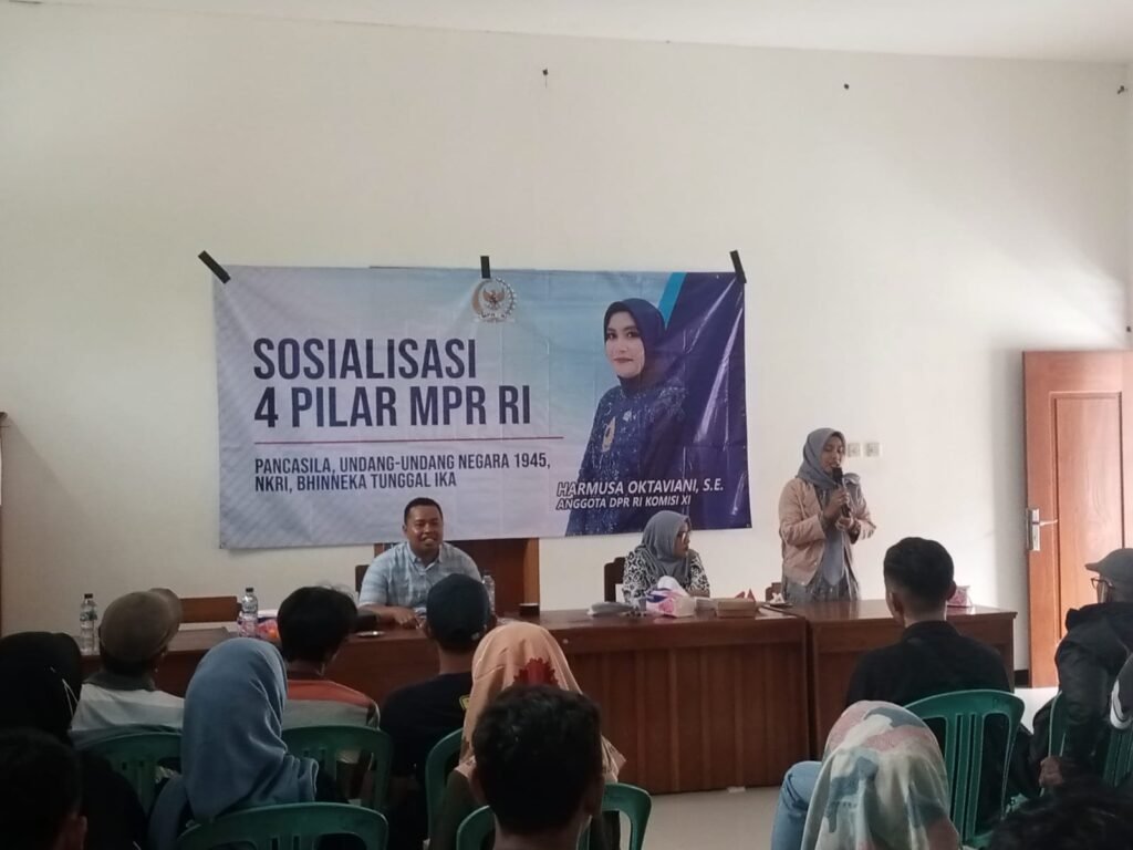 Sosialisasi Empat Pilar Anggota DPR-RI Komisi XI di Koperasi Sumber Rejeki Blora