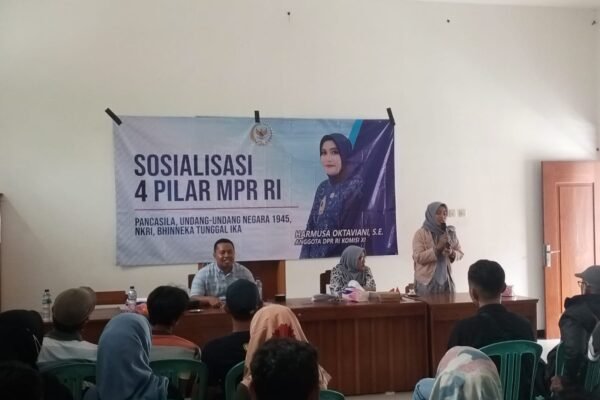 Sosialisasi Empat Pilar Anggota DPR-RI Komisi XI di Koperasi Sumber Rejeki Blora