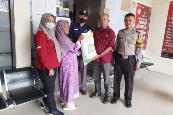 Pastikan Bansos Tepat Sasaran, Jajaran Polsek Tarogong Kidul Lakukan Pengamanan
