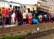 VIDEO, Evakuasi korban Kecelakaan Tabrakan Maut Kereta Turangga dengan Kereta Api Lokal di Cicalengka