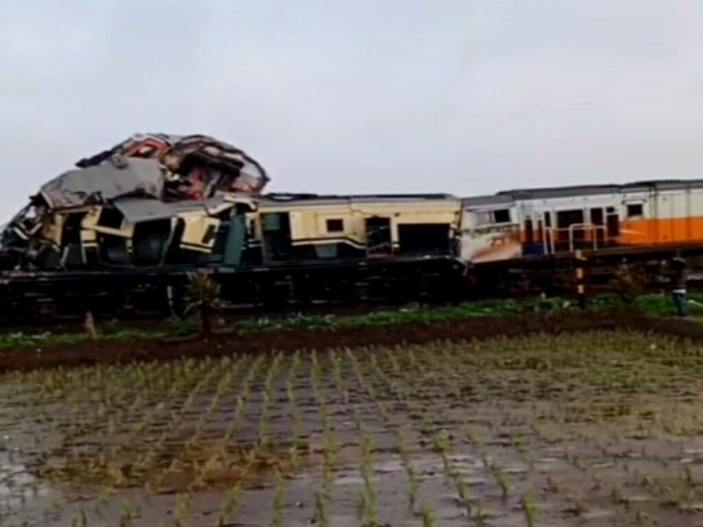 Seluruh Korban Tabrakan Maut KA di Bandung Tuntas Dievakuasi, Basarnas: Empat Meninggal Dunia dan 34 Selamat