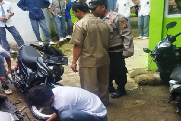 Penertiban Knalpot Brong di SMK PGRI Bungbulang