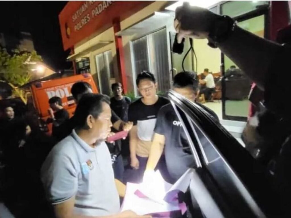 Duar… Komisioner KPU Terjaring OTT Tim Saber Pungli Polda Diduga Peras Caleg