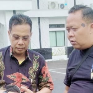 Tono Effendi bersama Kajari Kota Tasikmalaya.