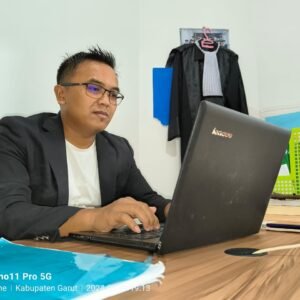 Foto : Asep Muhidin, SH., MH diruang kerja