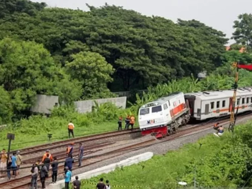 KA Pandalungan Gambir – Surabaya Anjlok, Jalur Kereta Sementara Tidak Dapat Dilalui
