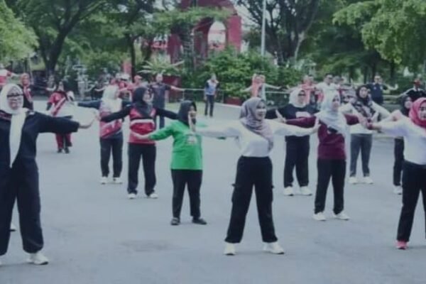 Bunda Winarni Senam Sehat Bersama ASN di Lingkup Pemkab Lampung Selatan