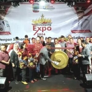 5928c9fb e096 48b0 9068 191b9d097d06