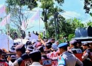 Diduga Ada Kecurangan, Massa Arwaslu Datangi Kantor Bawaslu